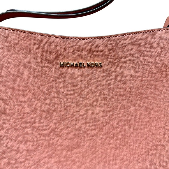 Jet Set Large Saffiano Leather Messenger Bag - Coral/Pink - Picture 6 of 10